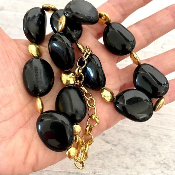 Liz Claiborne black and gold tone beaded necklace - Picture 4 of 10